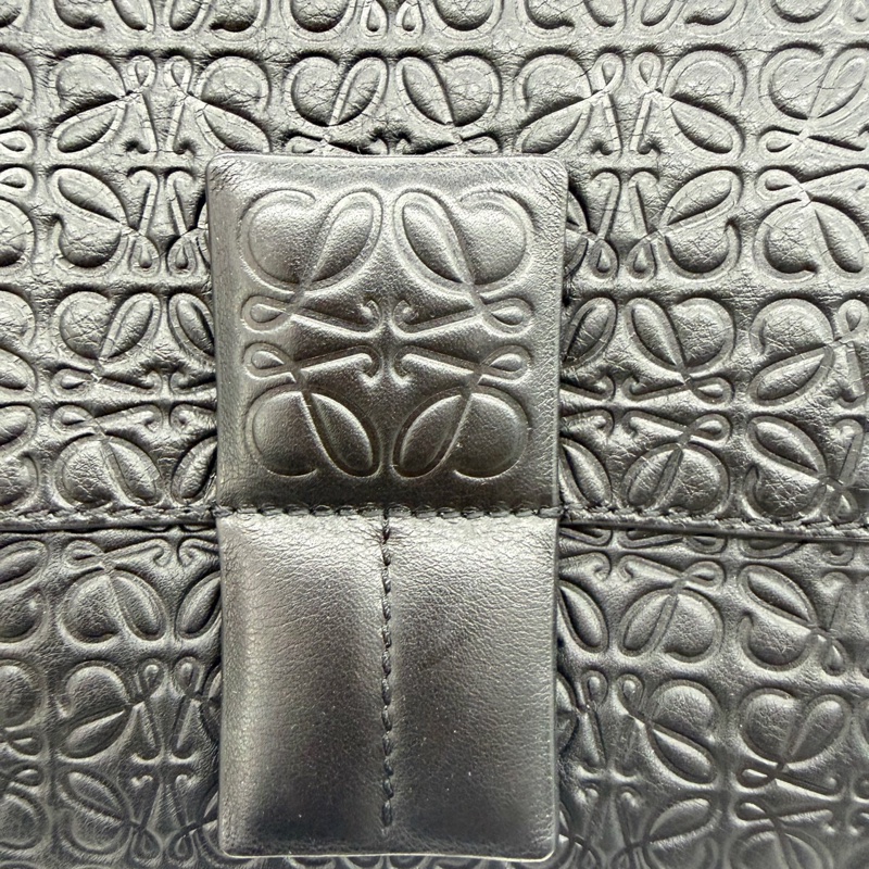 LOEWE 羅意威 黑色鏈條包17年編碼 24*17*10-1