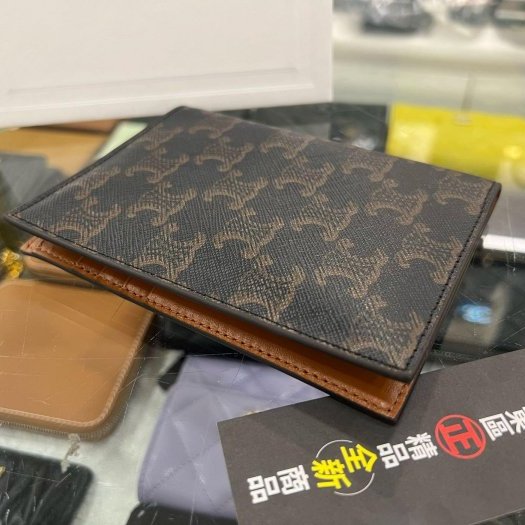 東區正精品㊣CELINE 4G3432AKI TRIOMPHE 全新咖啡色凱旋門PVC護照夾護照套 RZ6445-8