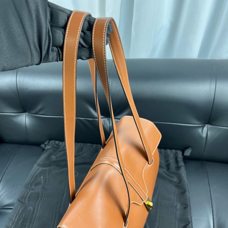 赛琳/Celine Soft 焦糖色牛皮大号 21年编码 单肩手提-7