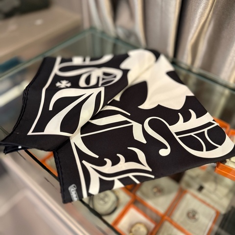 Chrome Hearts scarf