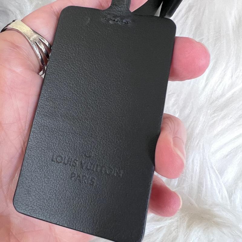 LV 黑牛皮黑釦下蓋斜背包M82085-14