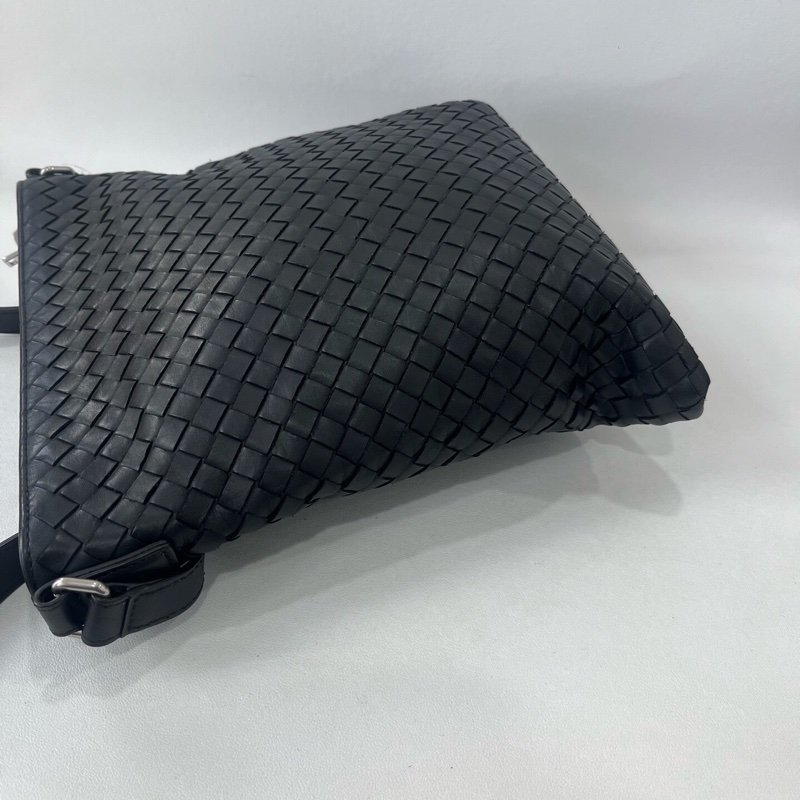 Bottega Veneta葆蝶家黑色編織斜挎-2