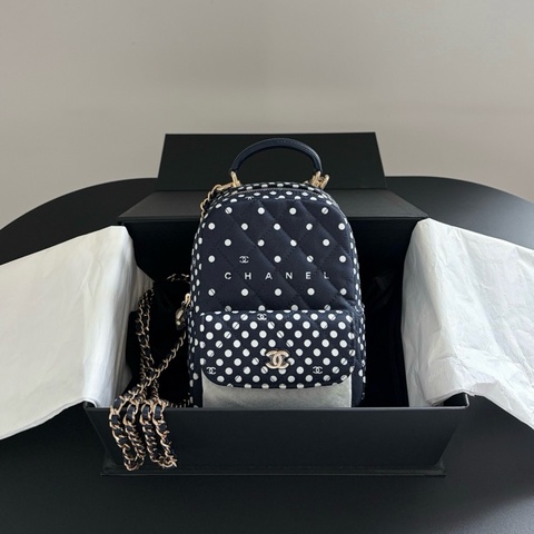 ✨99 新Chanel 香奈兒 24P 海軍藍波點 mini 雙肩包 金扣 芯片款 好成色❤️正品