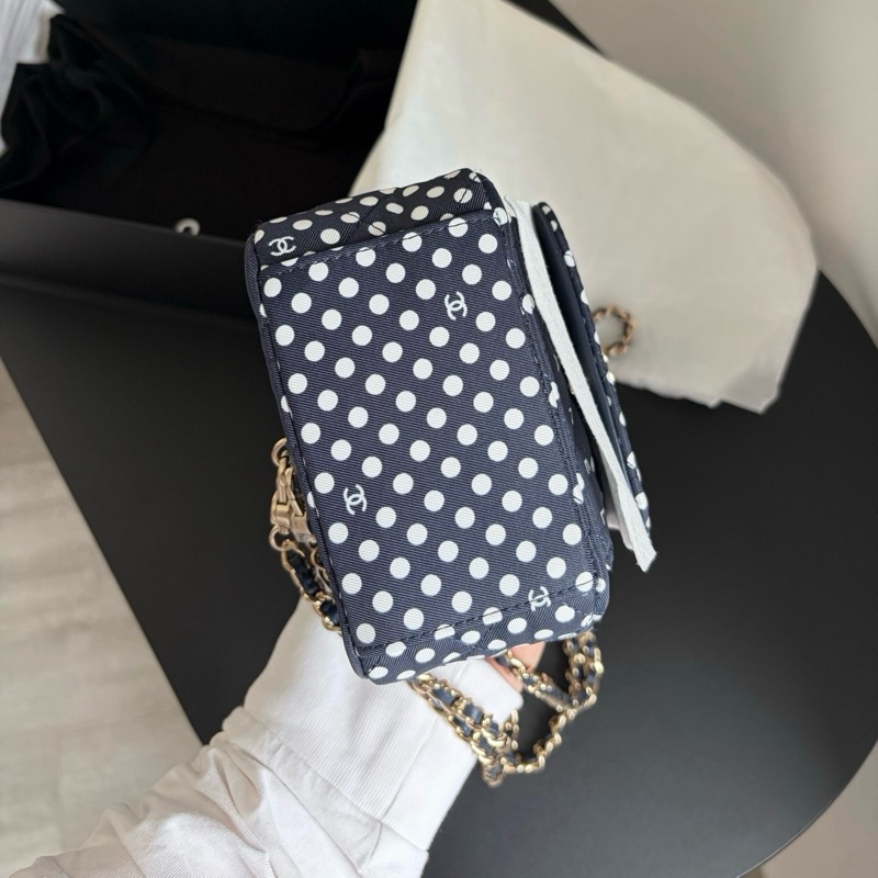 ✨99 新Chanel 香奈兒 24P 海軍藍波點 mini 雙肩包 金扣 芯片款 好成色❤️正品-4