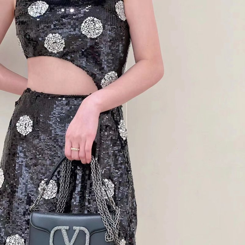 VALENTINO 黑色迷你星鑽logo 手提斜背包13*7.5*4.5 98新配件塵袋-0