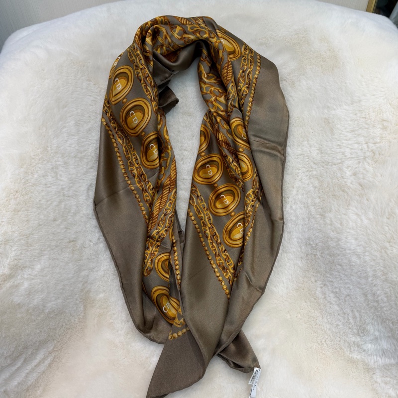 DIOR金色鎖鏈圓牌圖案絲巾XB950-3