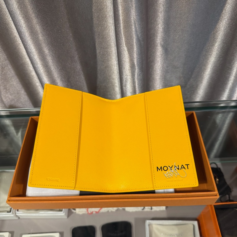 Moynat x Labubu Passport holder-1