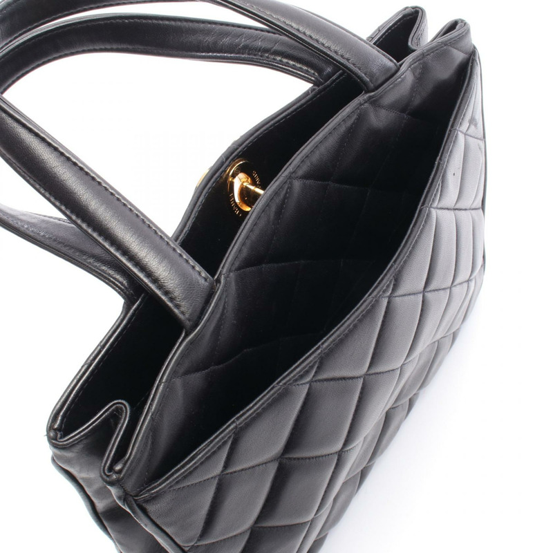 香奈兒 (CHANEL) Matelasse Turnlock Tote 手提包，羊皮材質，海軍藍，金五金，二手 CC-5