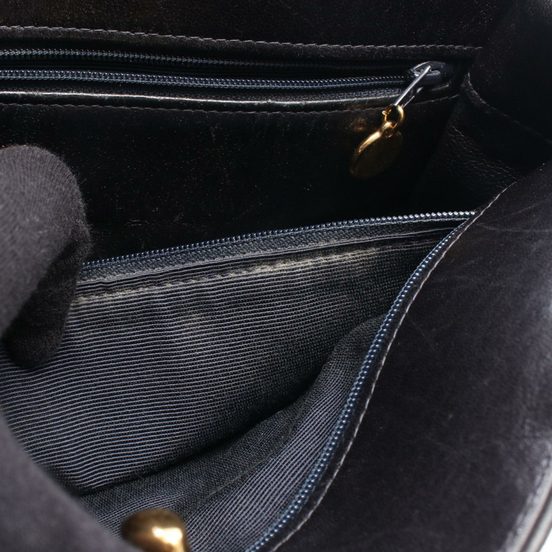 香奈兒 (CHANEL) Matelasse Turnlock Tote 手提包，羊皮材質，海軍藍，金五金，二手 CC-15
