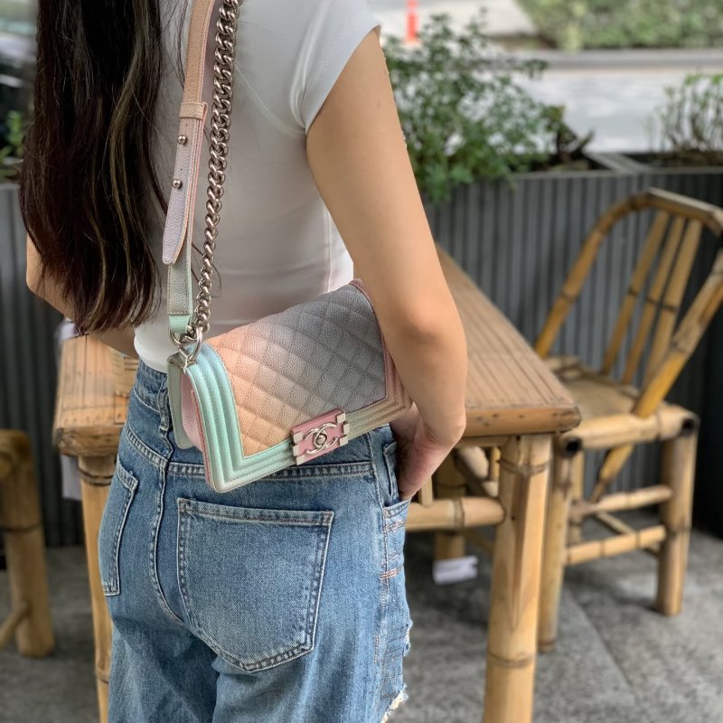 CHANEL 漸變色荔枝紋牛皮Leboy 小號肩背斜背包20*13*7 99新配件塵袋-0
