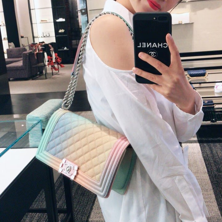 CHANEL 漸變色荔枝紋牛皮Leboy 小號肩背斜背包20*13*7 99新配件塵袋-1