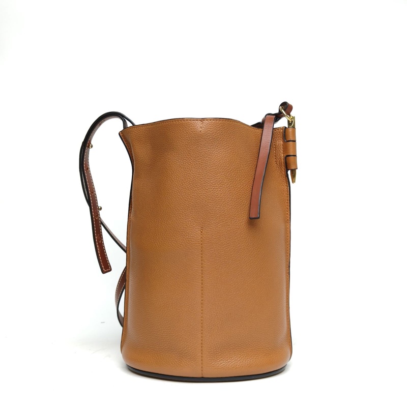 LOEWE 焦糖色牛皮金扣getepucketbag水桶包肩背包-2