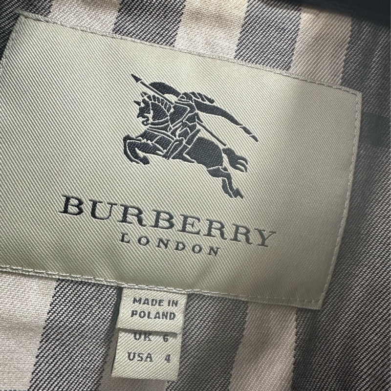 Burberry 博柏利雙排扣內里格短版紋風衣外套-2