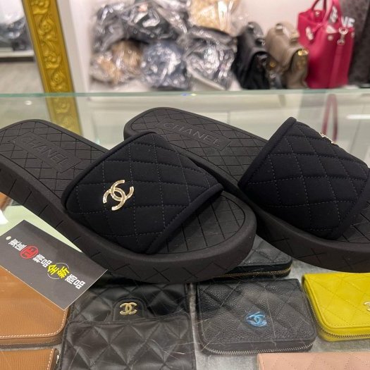 東區正精品㊣CHANEL G40144 全新香奈兒黑色絨毛金雙C厚底涼鞋拖鞋 36號 RZ6469-1