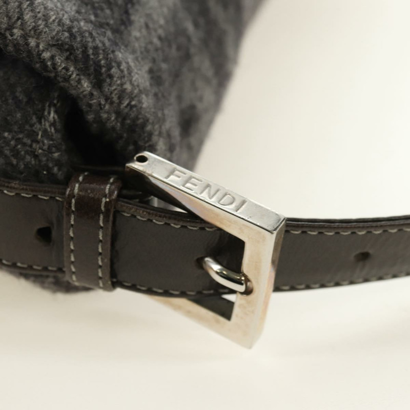 【日本直送】FENDI Zucca 帆布 Mamma Baguette 肩背包 羊毛 灰色 銀色 正品 yk20376SAV-7
