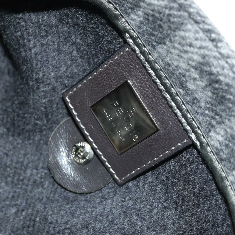 【日本直送】FENDI Zucca 帆布 Mamma Baguette 肩背包 羊毛 灰色 銀色 正品 yk20376SAV-21