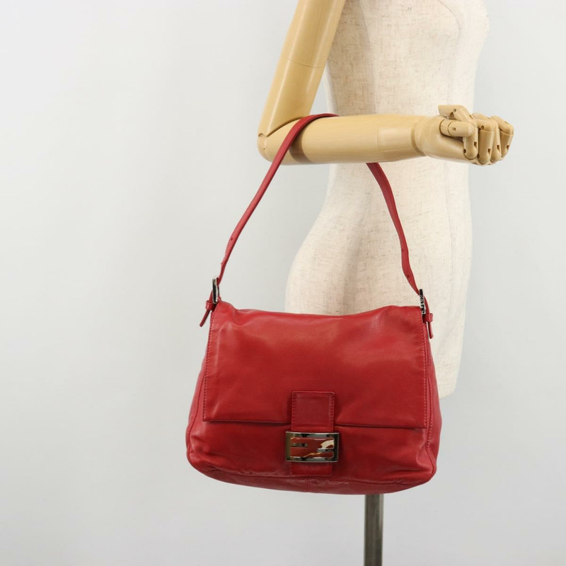 【日本直送】FENDI Mamma Baguette 單肩包，皮革材質，紅色/銀色，貨號 2373 26325，正品編號 181860M-26