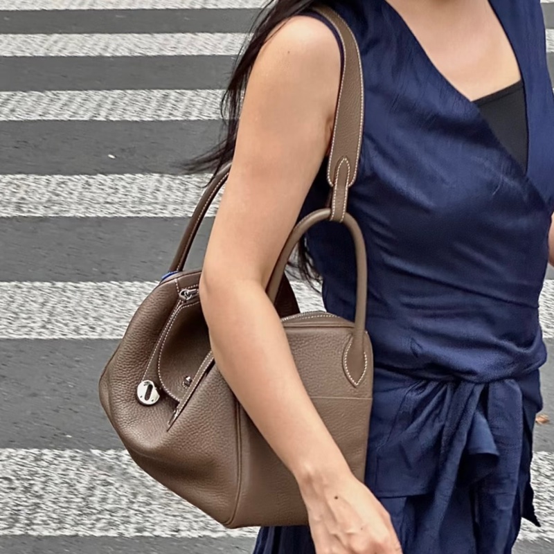 ✨Lindy30 大象灰銀扣 能裝又不失精緻 🩶-1