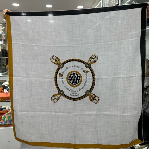 Hermes 愛馬仕「徽章邊飾」羊絨絲巾 90*90