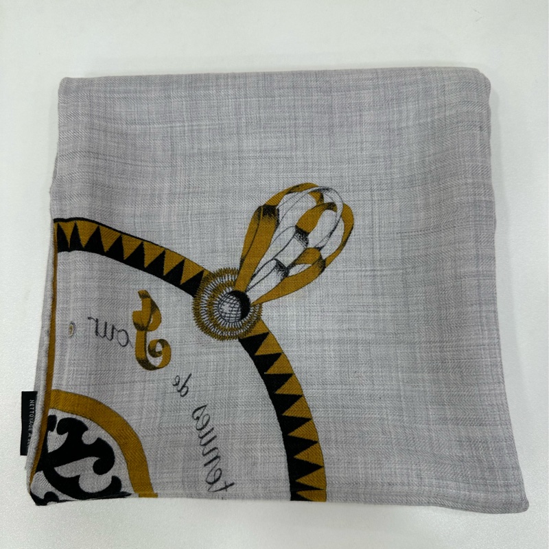 Hermes 愛馬仕「徽章邊飾」羊絨絲巾 90*90-1