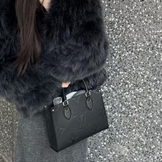 Louis Vuitton路易威登Onthego小號黑色全皮壓紋Tote芯片款♻️-22