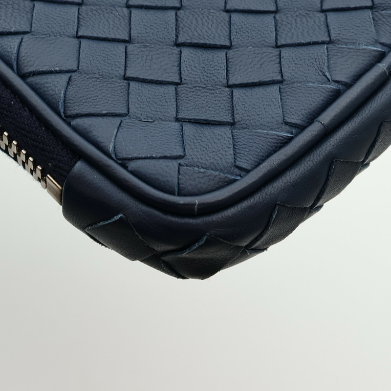 BOTTEGA VENETA 羊皮皮革Zip Strap Pouch小袋-11