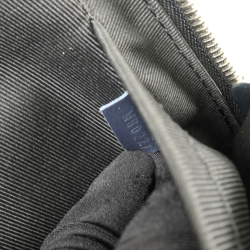 LOUIS VUITTON Damier Infini Avenue Sling肩背袋-6