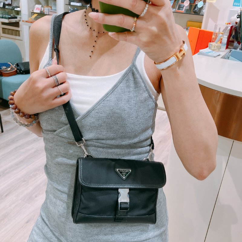 TK2063 Prada 黑色經典腰包 男女通用 Smartphone Case Black-1