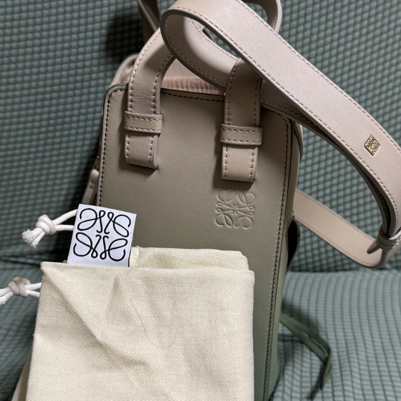 LOEWE HAMMOCK 漸層奶蓋綠吊床包 小號-0