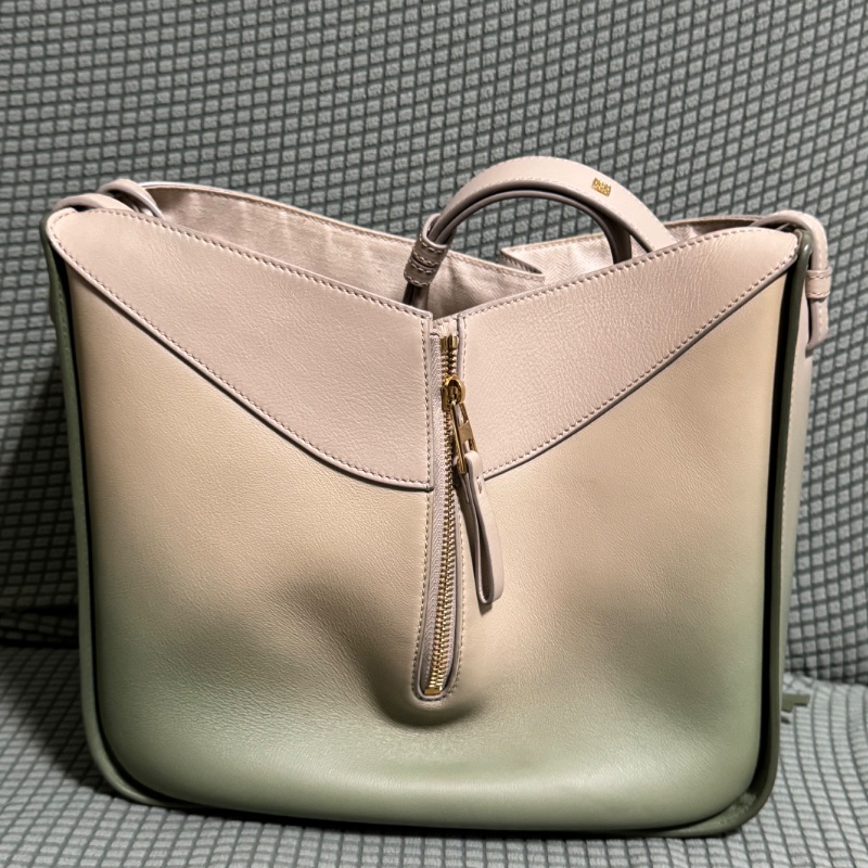 LOEWE HAMMOCK 漸層奶蓋綠吊床包 小號-9