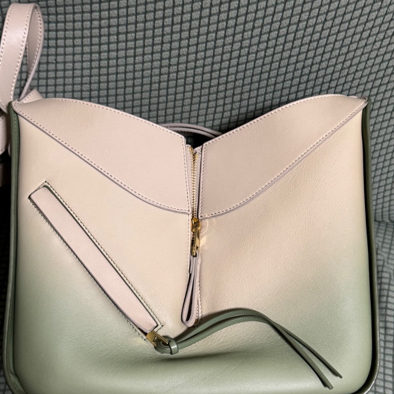 LOEWE HAMMOCK 漸層奶蓋綠吊床包 小號-10