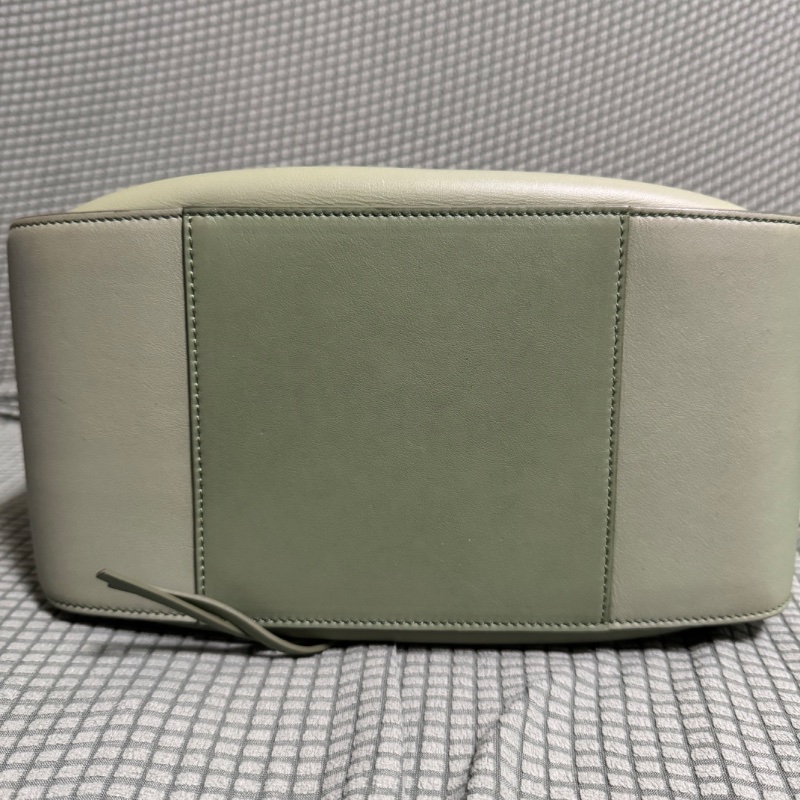 LOEWE HAMMOCK 漸層奶蓋綠吊床包 小號-14