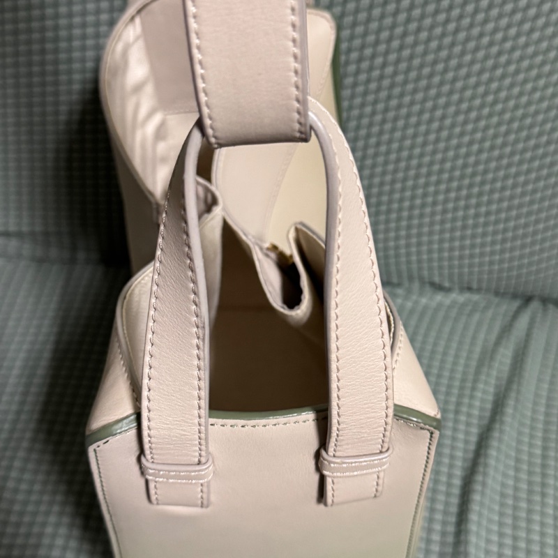 LOEWE HAMMOCK 漸層奶蓋綠吊床包 小號-19