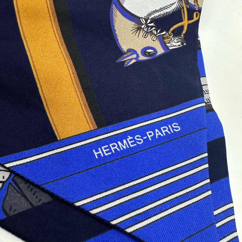 Hermes 愛馬仕 Maxi twilly 超大絲巾，雙面圖案，霸氣老虎，尺寸：210*20-1