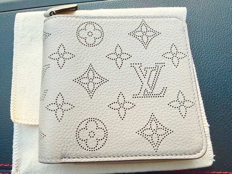 Louis Vuitton 雷射雕花短夾-3