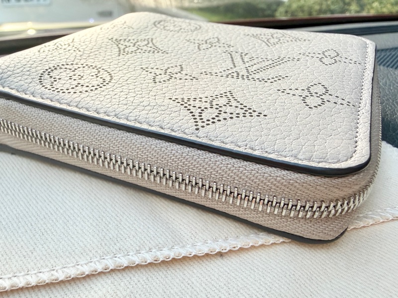 Louis Vuitton 雷射雕花短夾-6