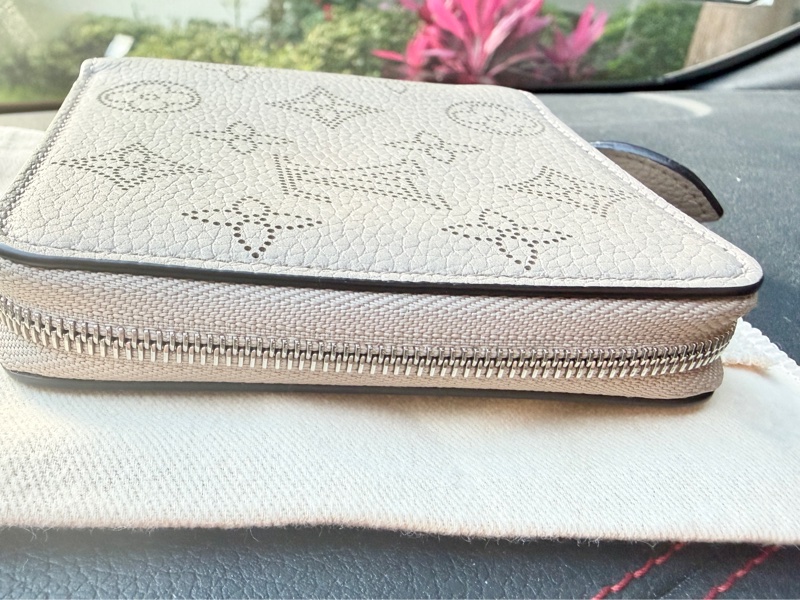 Louis Vuitton 雷射雕花短夾-8