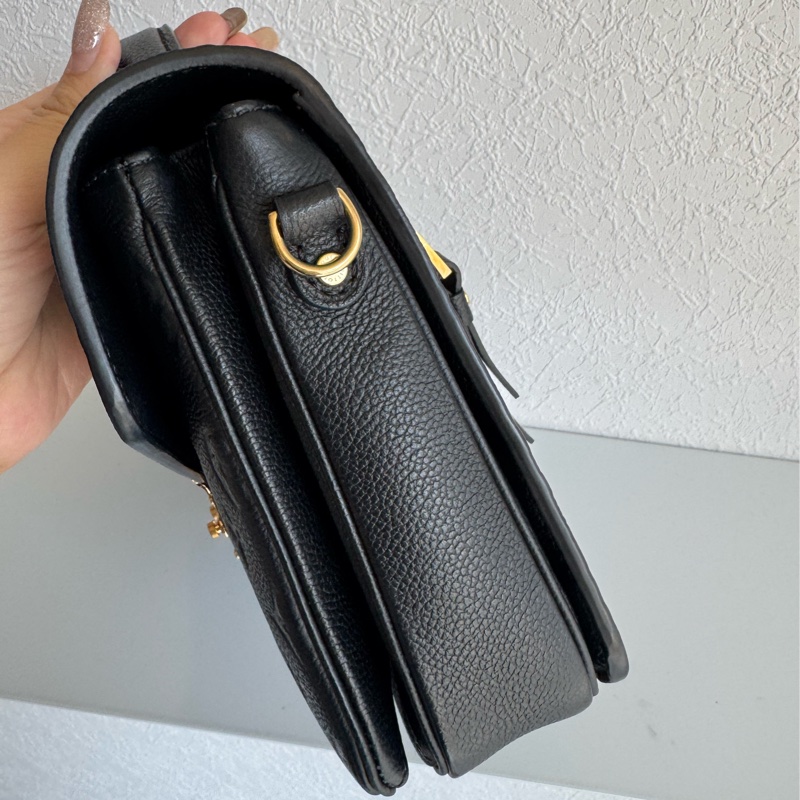 LV黑壓紋郵差包😎超好用-3