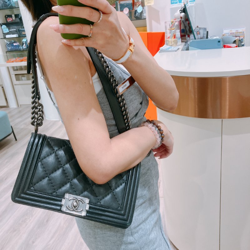 TK2067 Chanel Boy Medium 25cm Lambskin Black X PHW-2