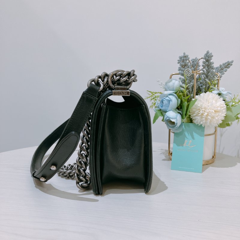 TK2067 Chanel Boy Medium 25cm Lambskin Black X PHW-5