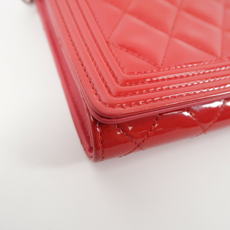 CHANEL 漆皮皮革Boy WOC Wallet On Chain鏈帶肩背袋-10