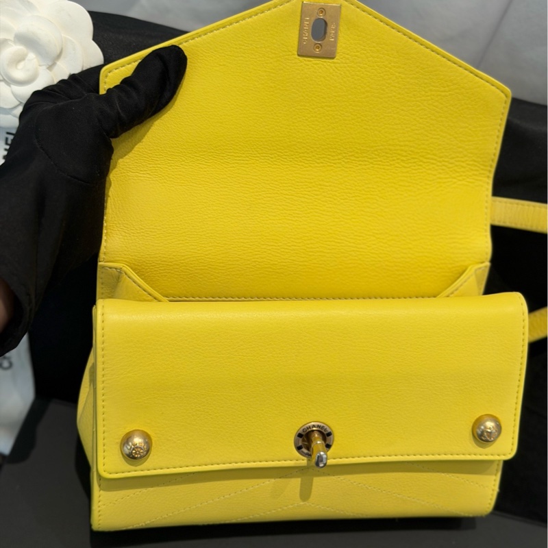 Chanel香奈兒 季節款信封包 鐳射27開帶卡 檸檬黃 金扣 V紋牛皮 尺寸20*13.5*5.5-6