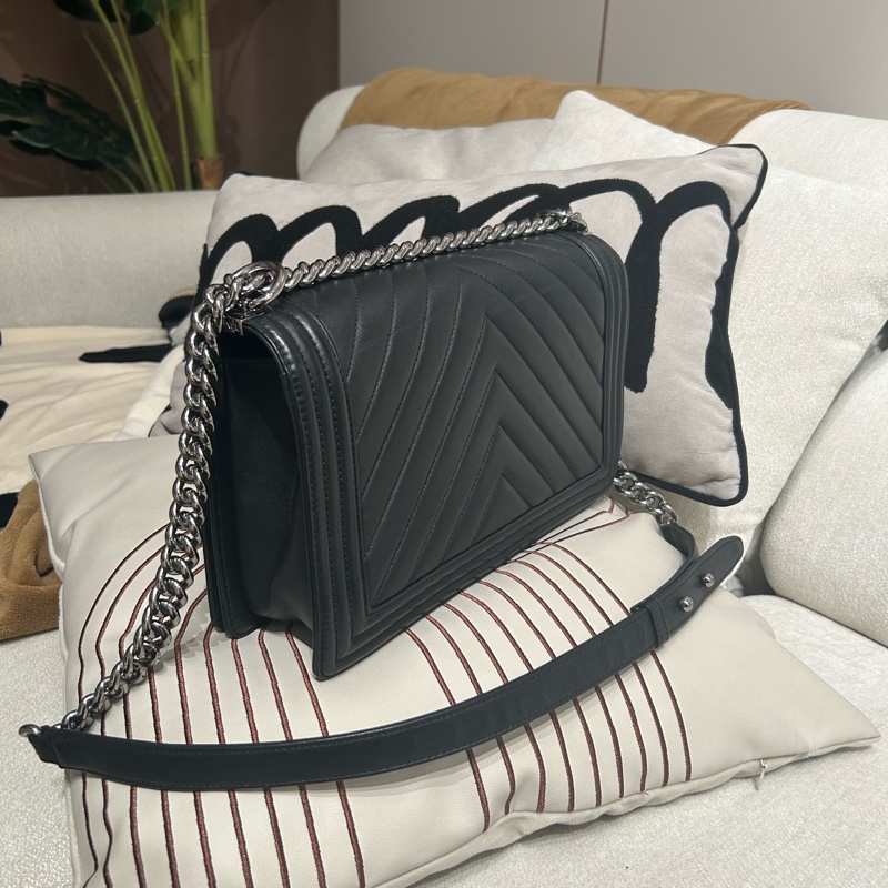Chanel boy Chanel 28cm黑色牛皮銀扣-3