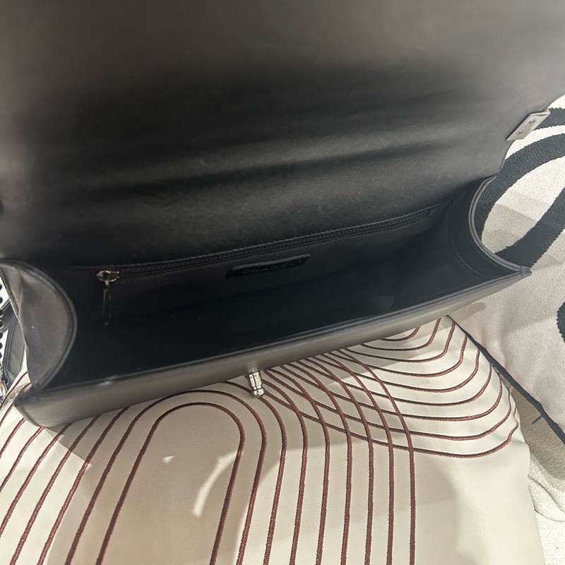 Chanel boy Chanel 28cm黑色牛皮銀扣-6