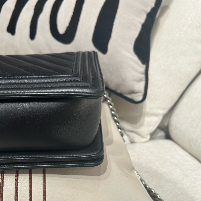 Chanel boy Chanel 28cm黑色牛皮銀扣-9