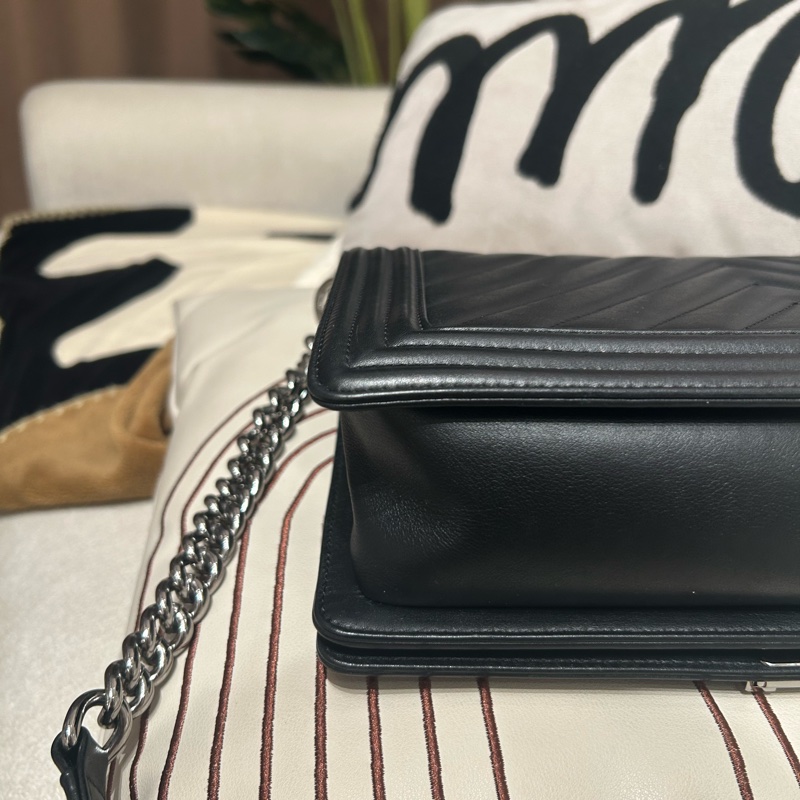 Chanel boy Chanel 28cm黑色牛皮銀扣-10