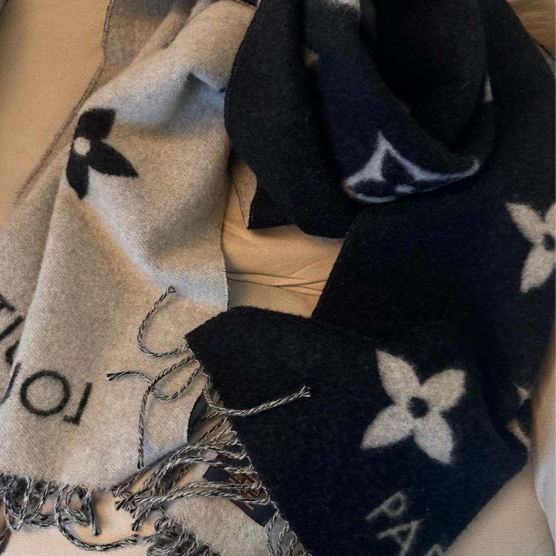 ❣️ Louis Vuitton 經典羊絨圍巾(黑灰)-5