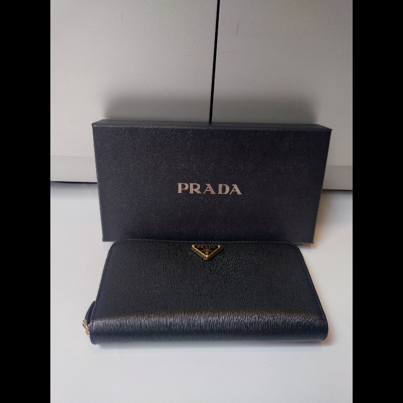 Prada 黑皮拉鍊長夾-4