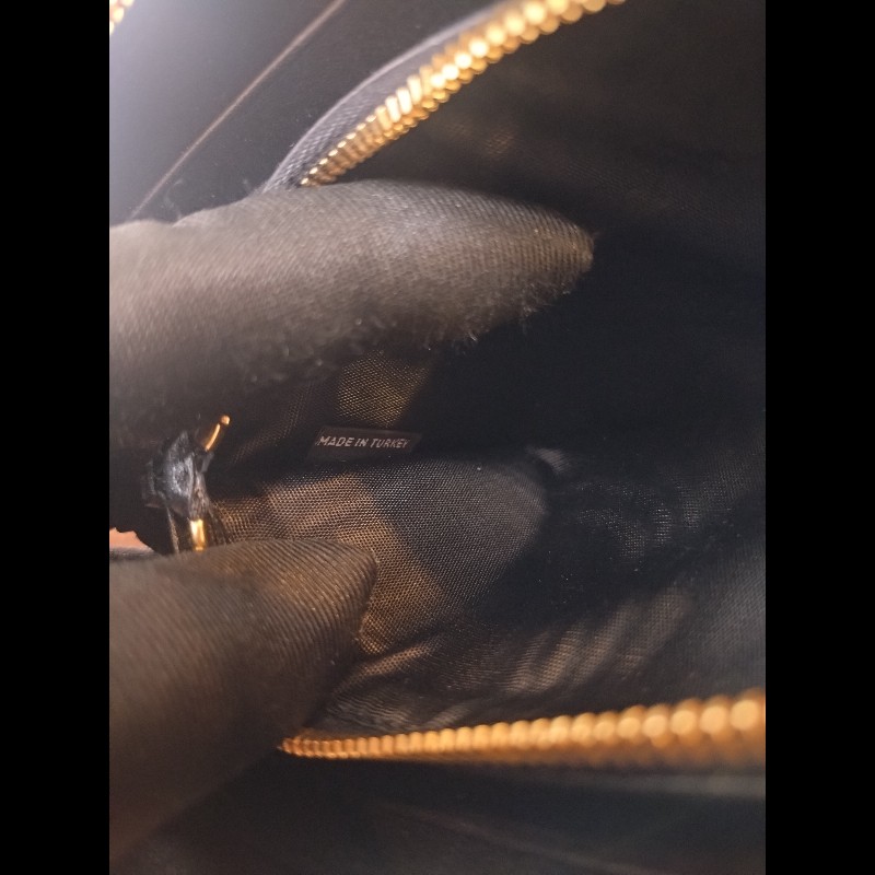 Prada 黑皮拉鍊長夾-10