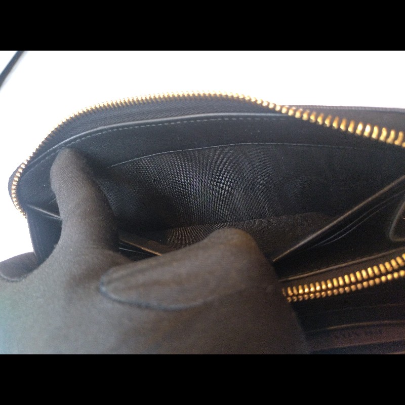 Prada 黑皮拉鍊長夾-12